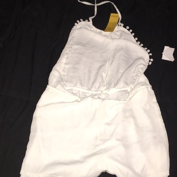NEW WHITE BACKLESS ROMPER!!! - Picture 3 of 3